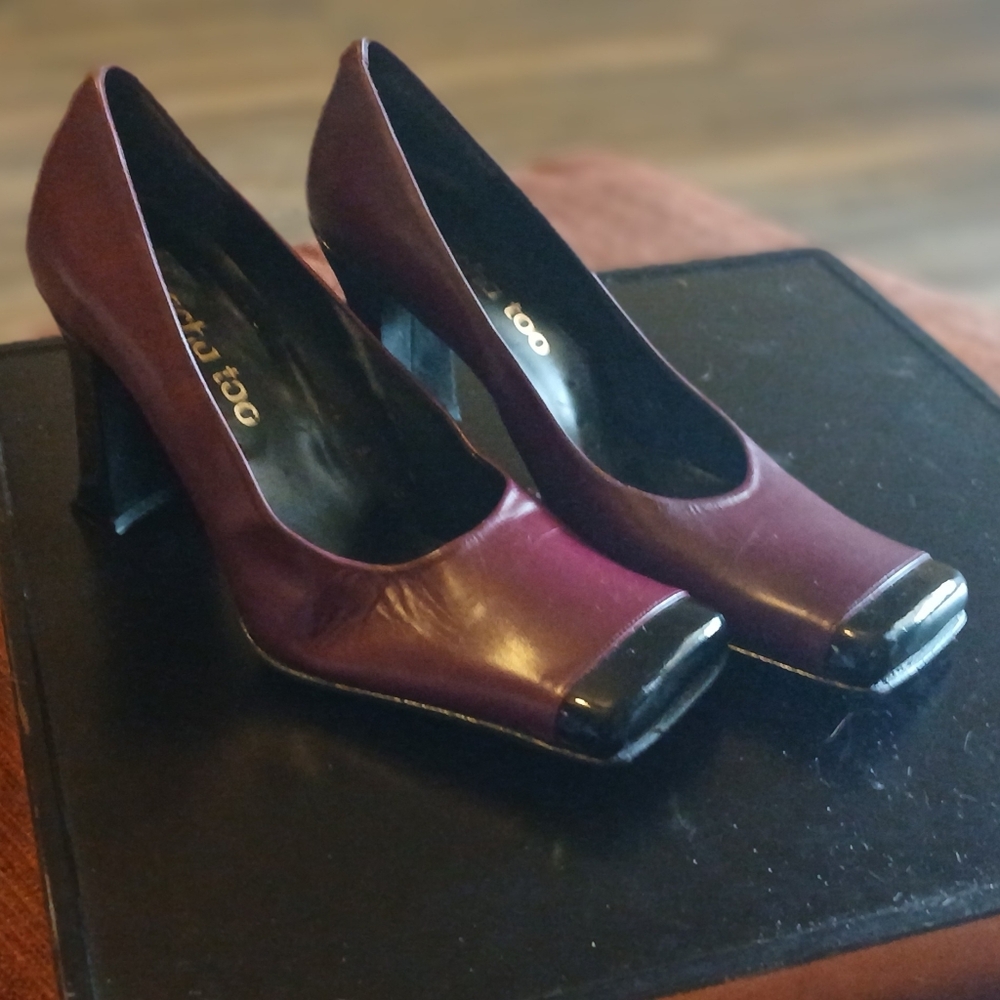 Chic Maroon Block Heels